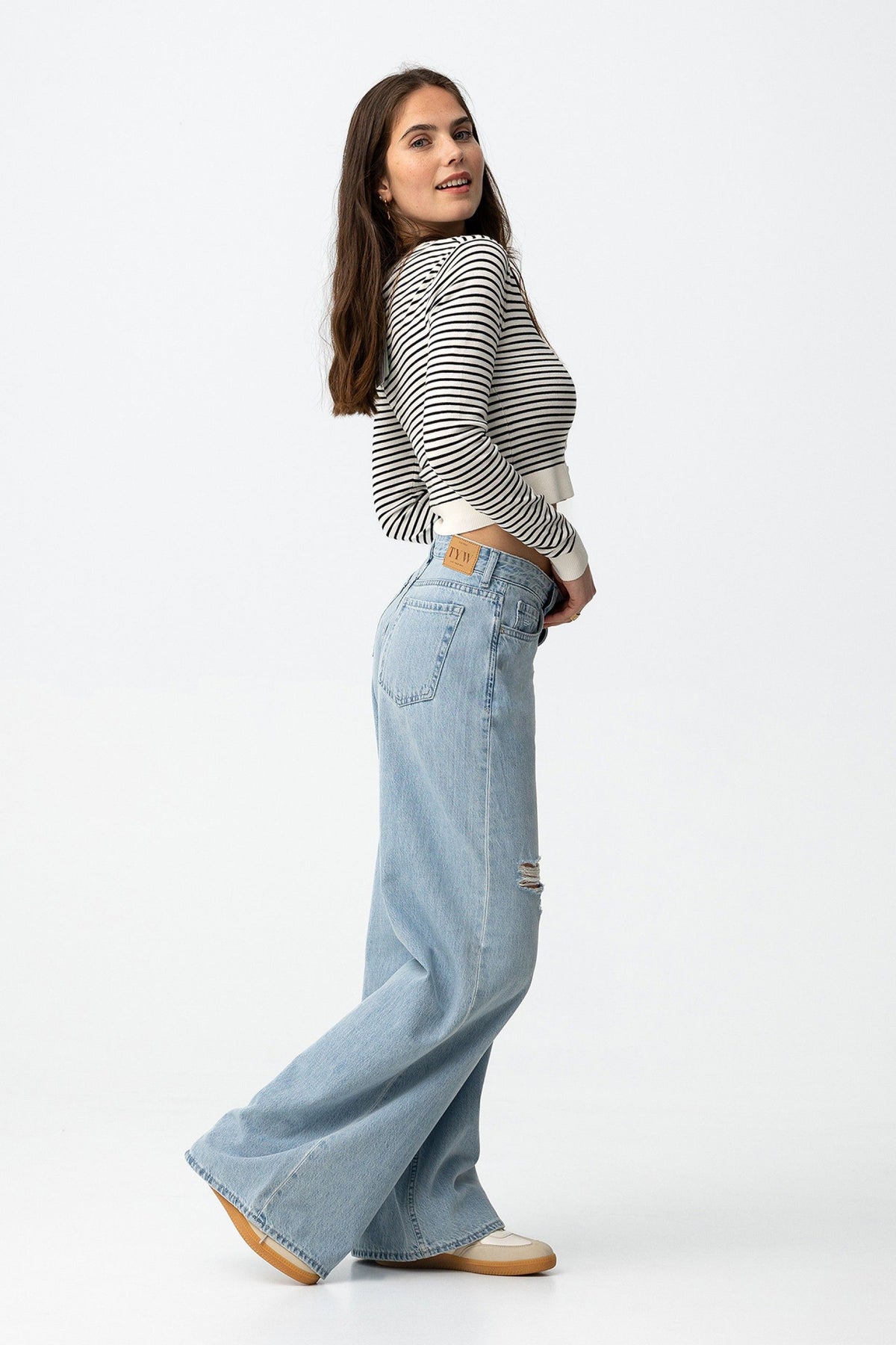 CHARLI WIDE LIGHT BLUE JEANS - BEST CLOTHES
