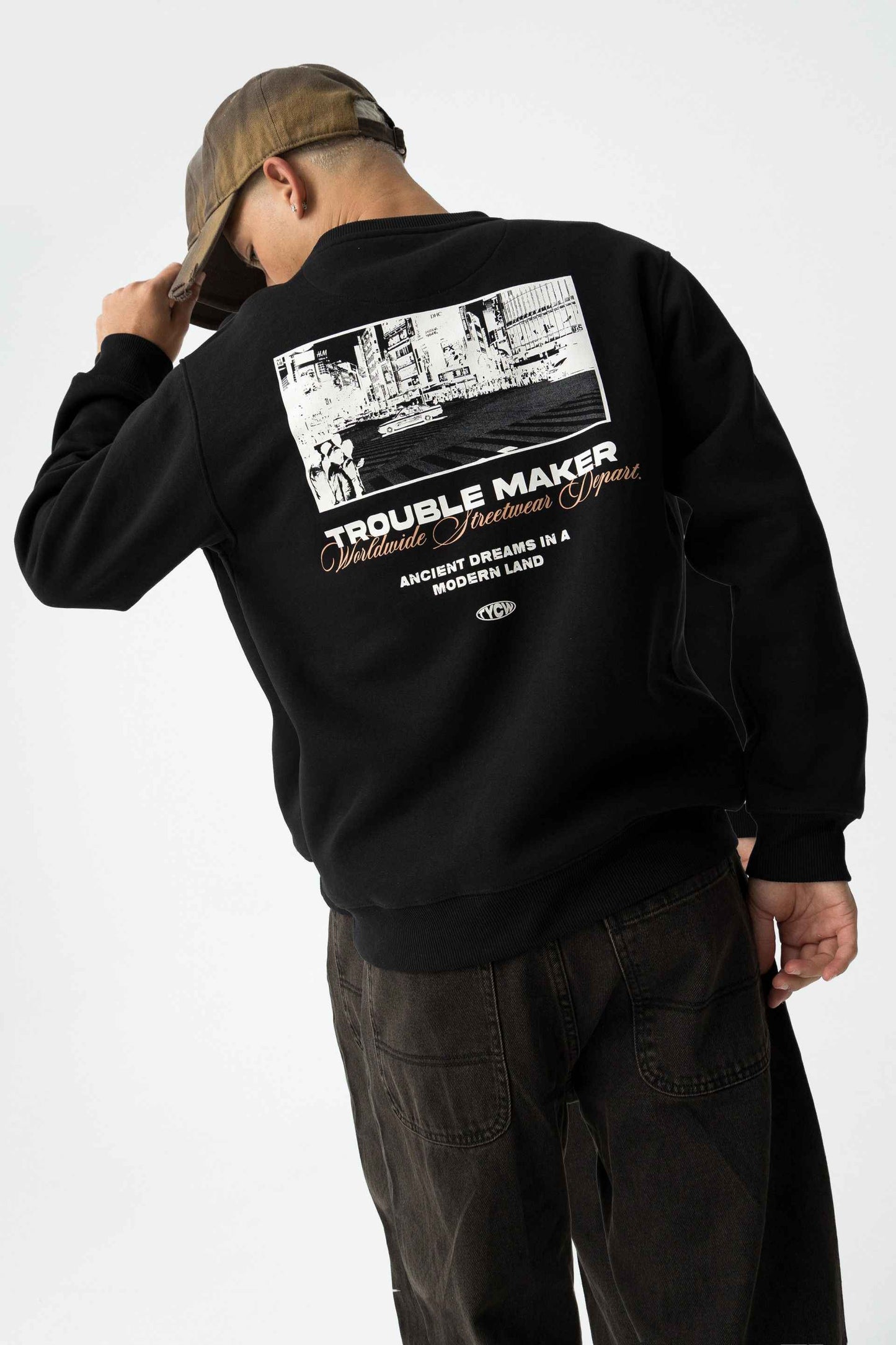 NEWTON SWEATSHIRT STREETWEAR STYLE