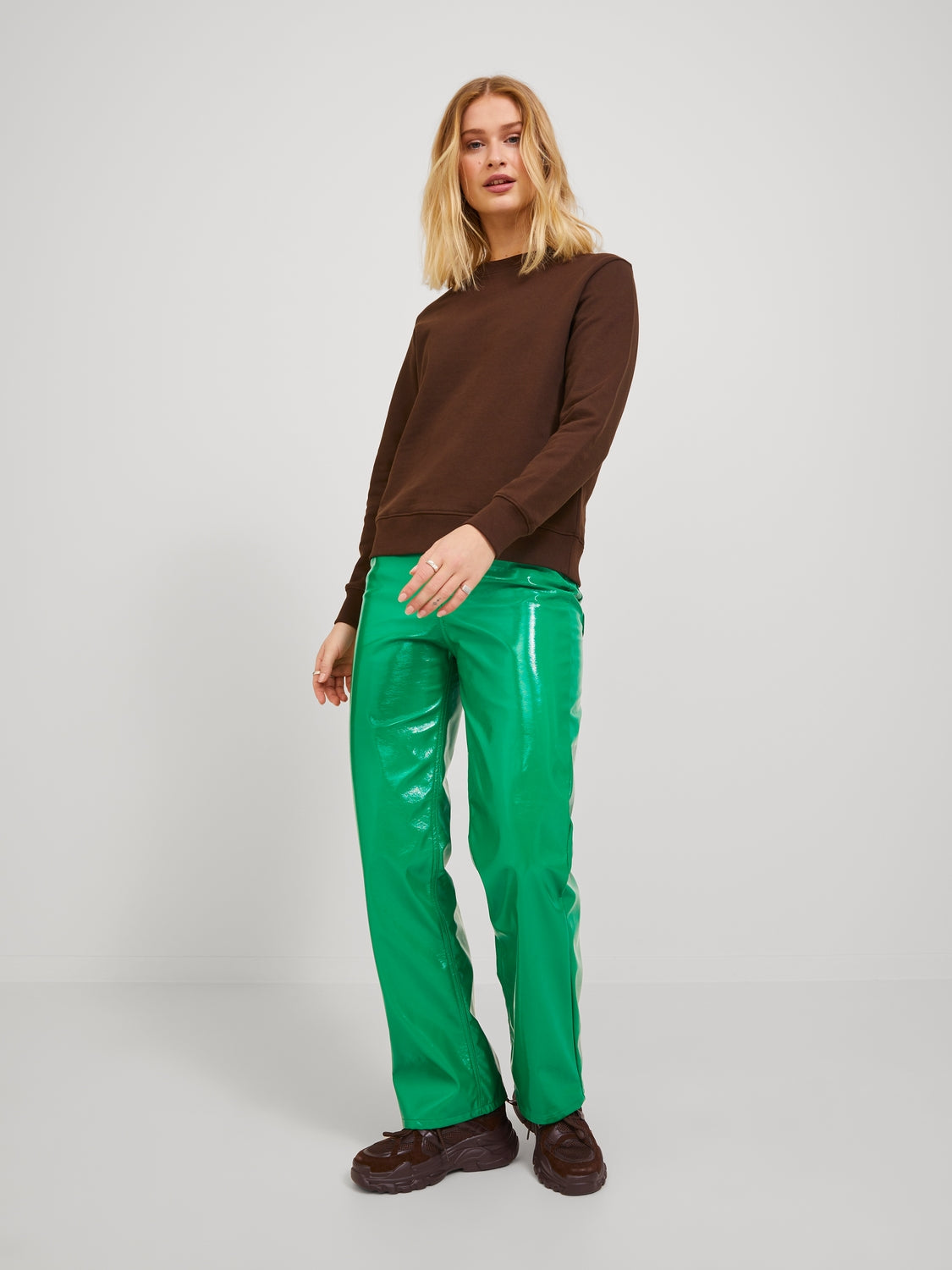 KENYA HW STRAIGHT FAUX LTH PANT - Best clothes.
