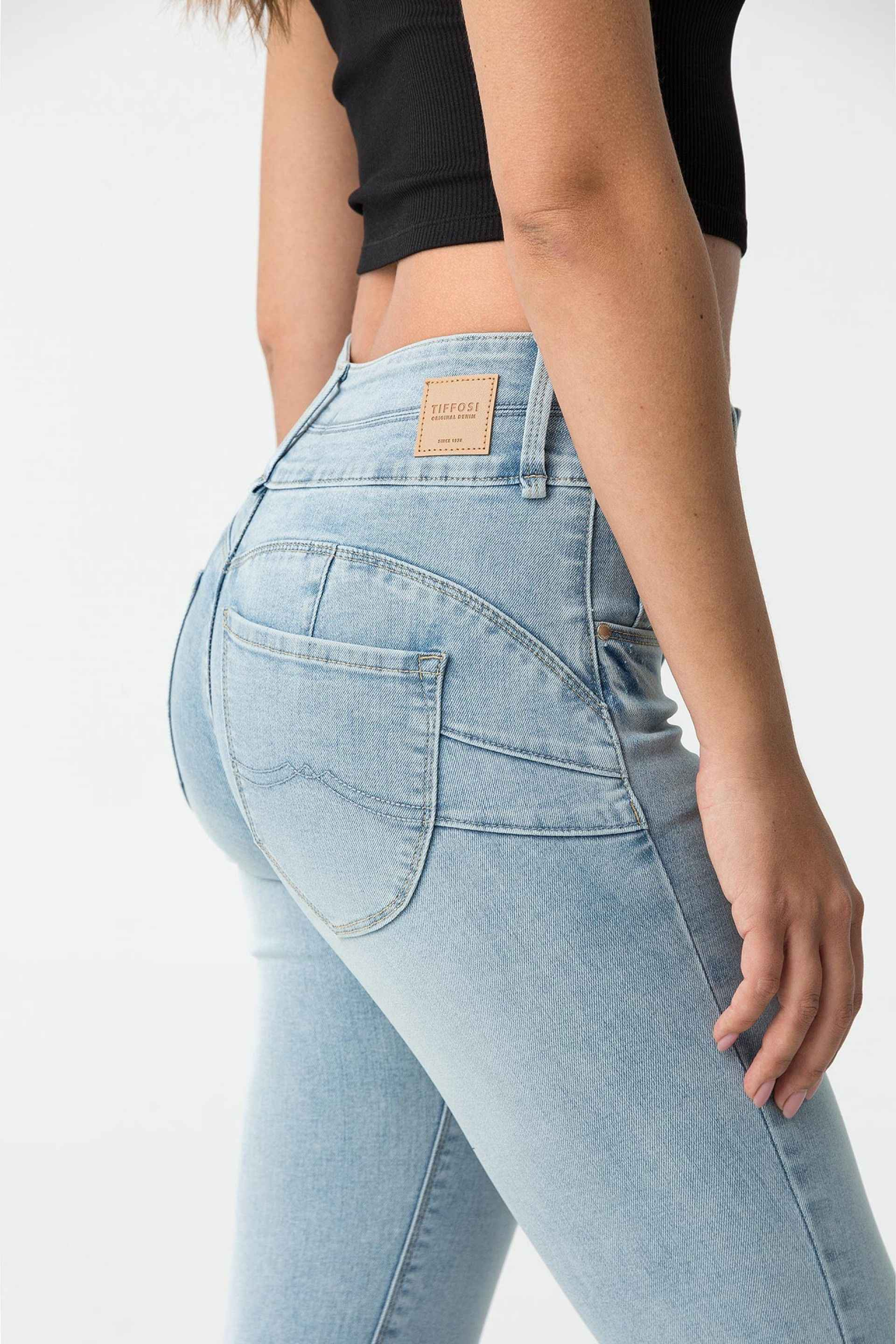 Jeanskollektion: Upptäck de perfekta dam jeansen för varje stil - BEST CLOTHES
