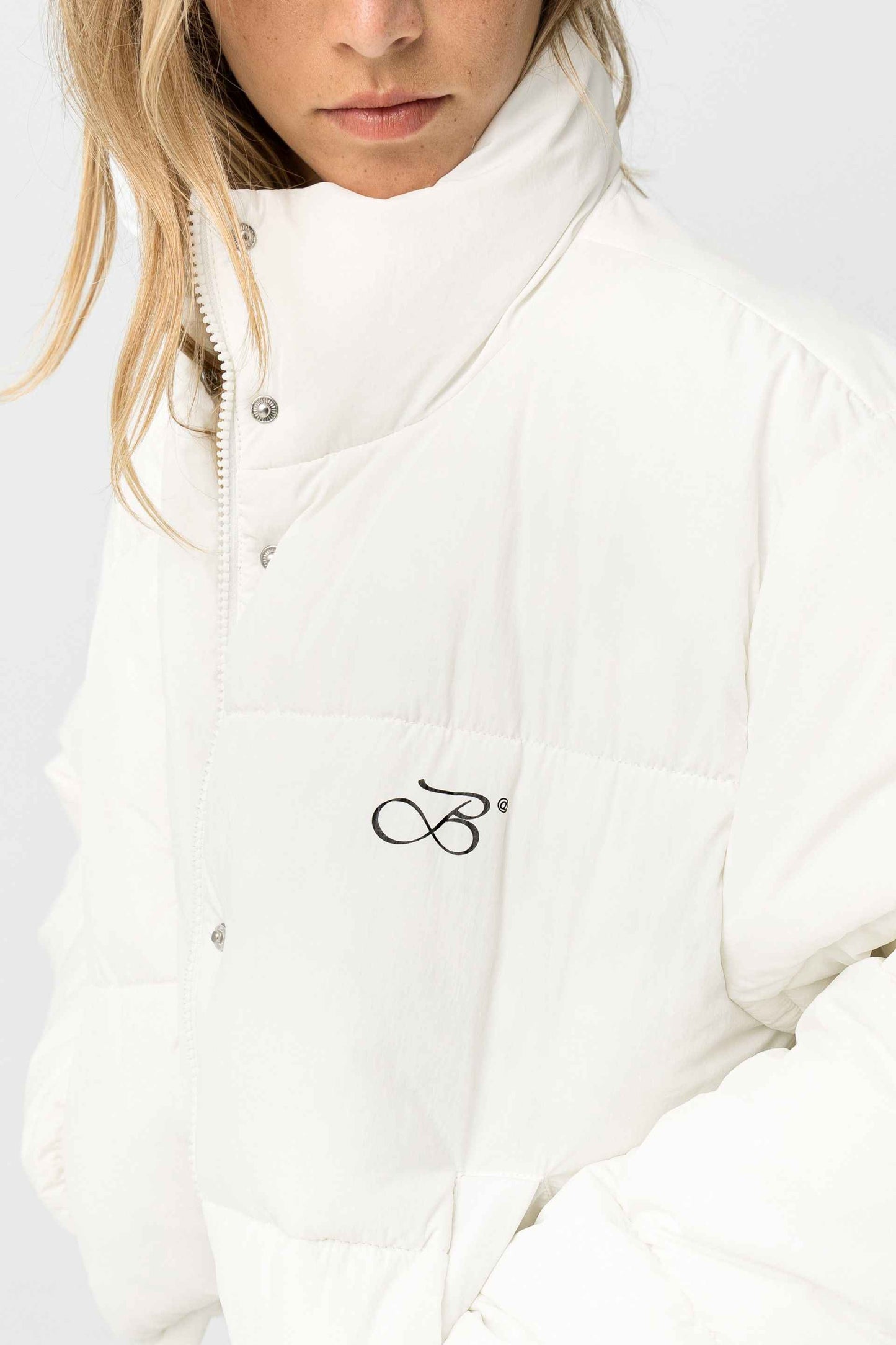 COCKATOO WHITE PUFFER JACKET
