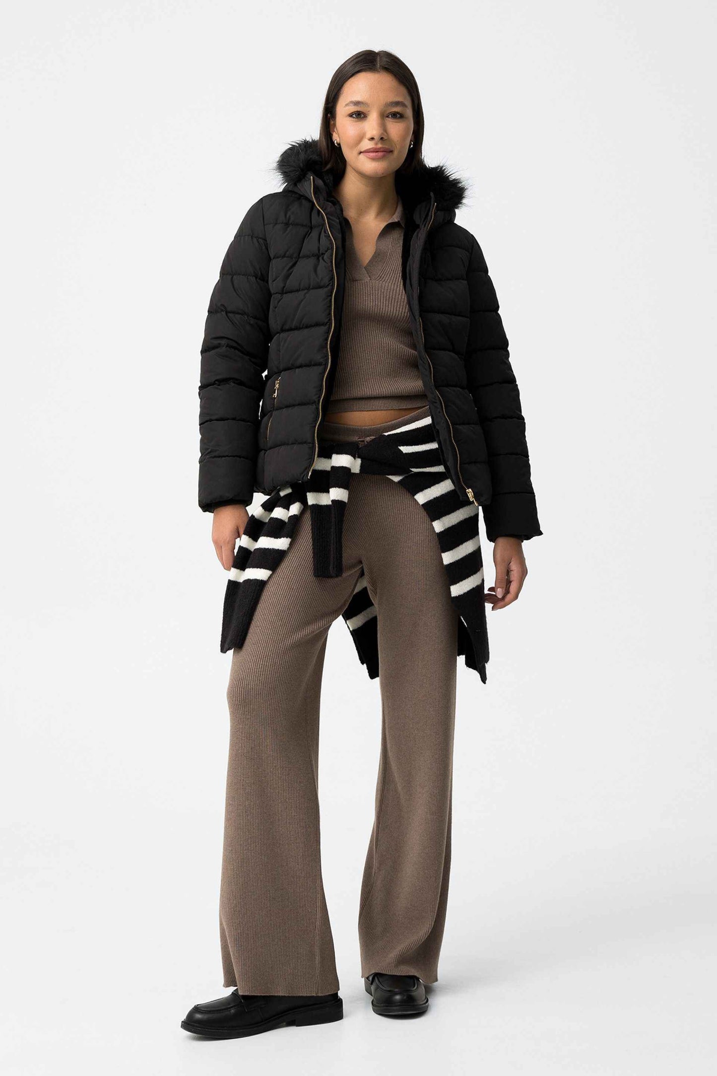 FEED SVART PUFFER DAMJACKA