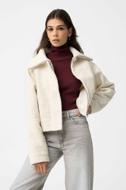 HAZEL WHITE BOUCLÉ JACKET