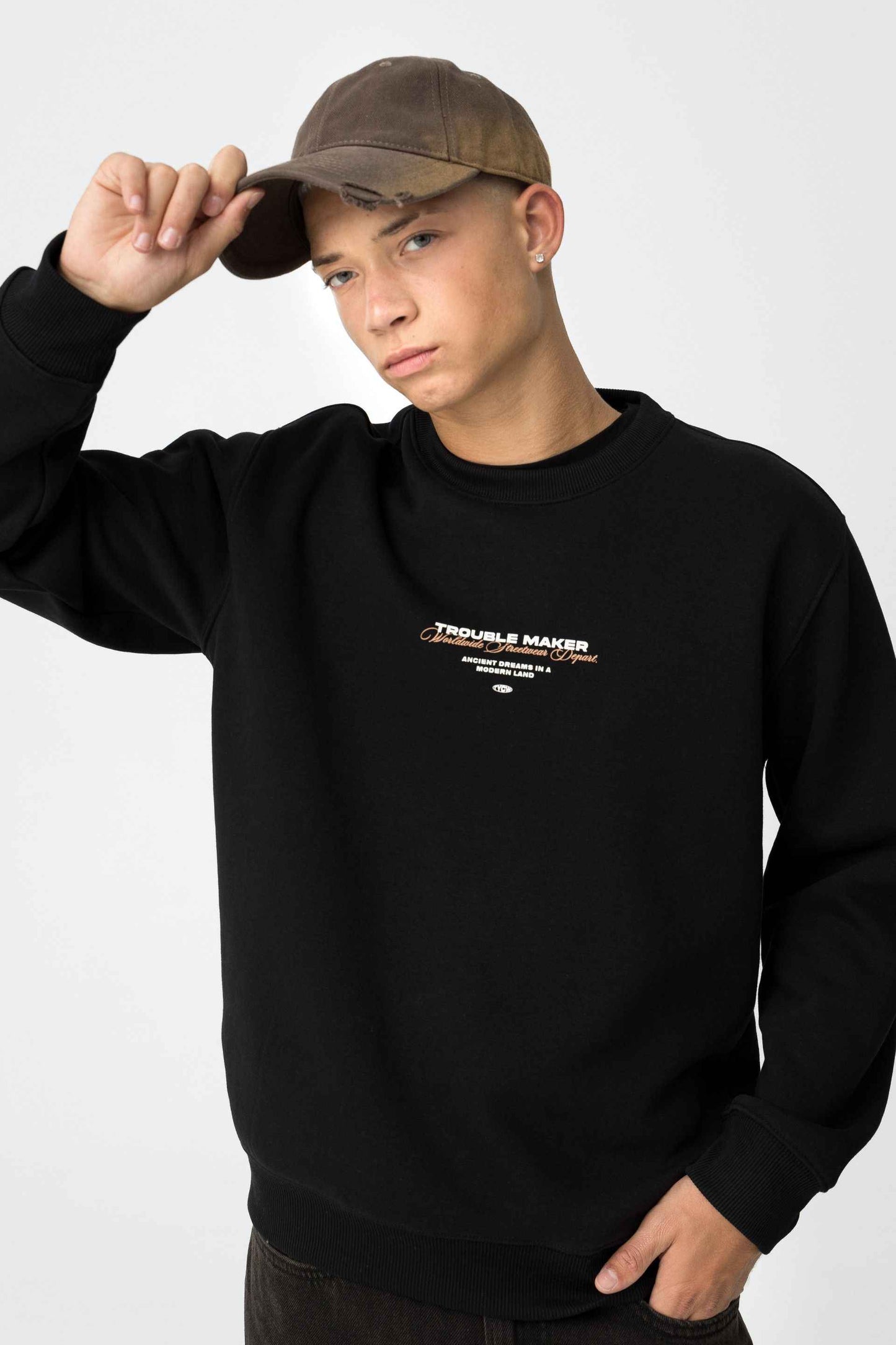 NEWTON SWEATSHIRT STREETWEAR STYLE
