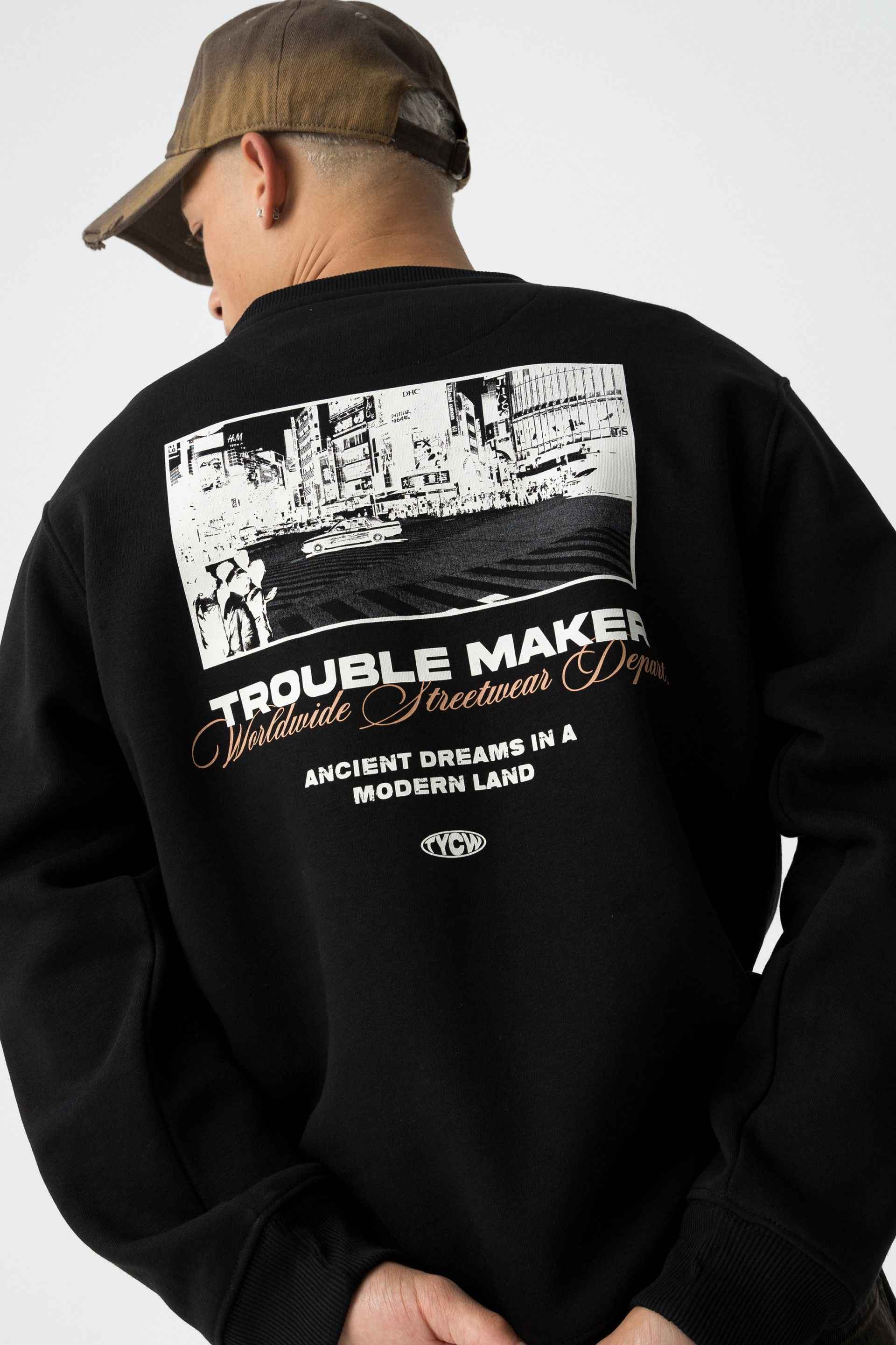 NEWTON SWEATSHIRT STREETWEAR STYLE