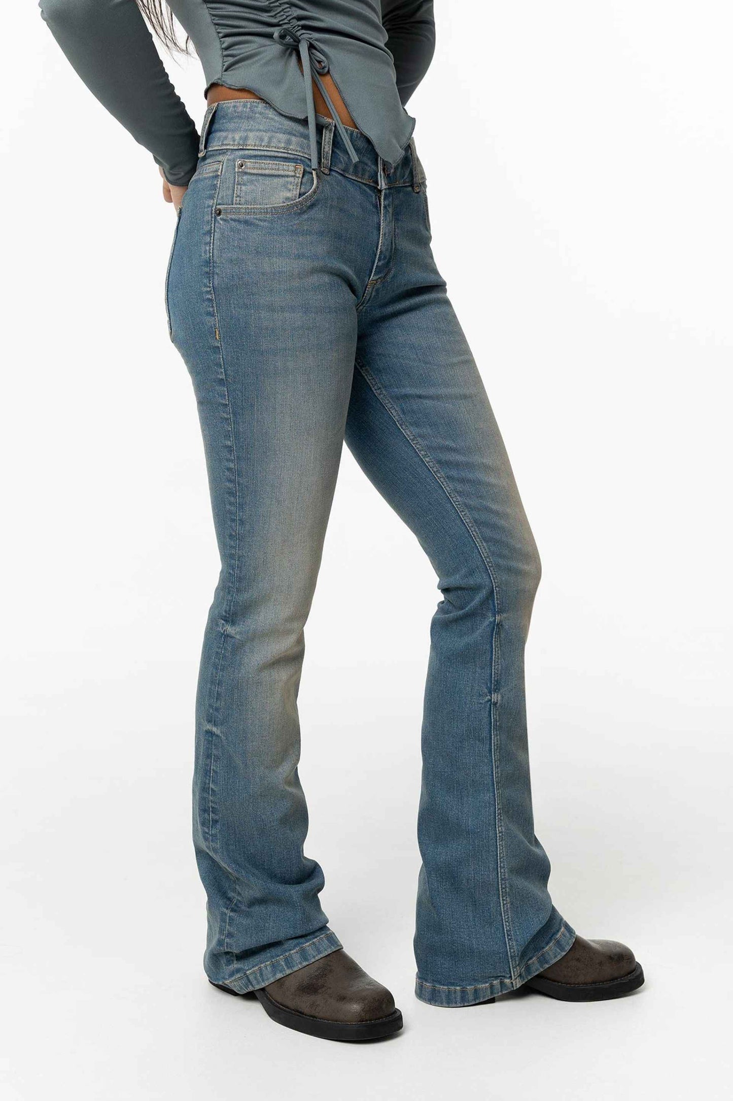 PAIGE 7 JEANS