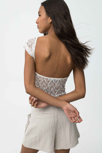 STRAWBERRY CROPPED LACE TOP