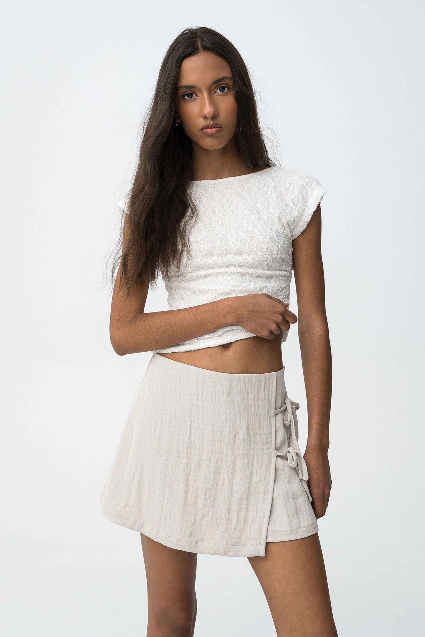 STRAWBERRY CROPPED LACE TOP