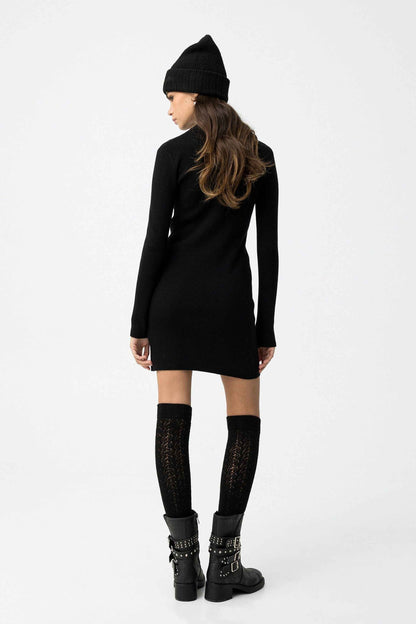 VALLIUM SVART STICKAD KLÄNNING