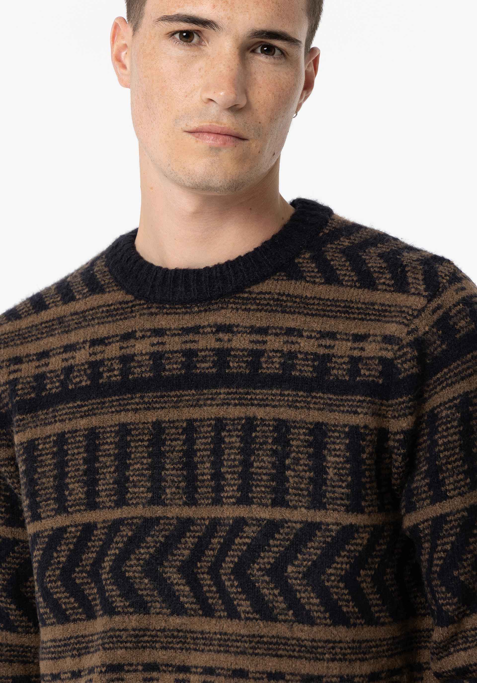 GAVIN KNIT